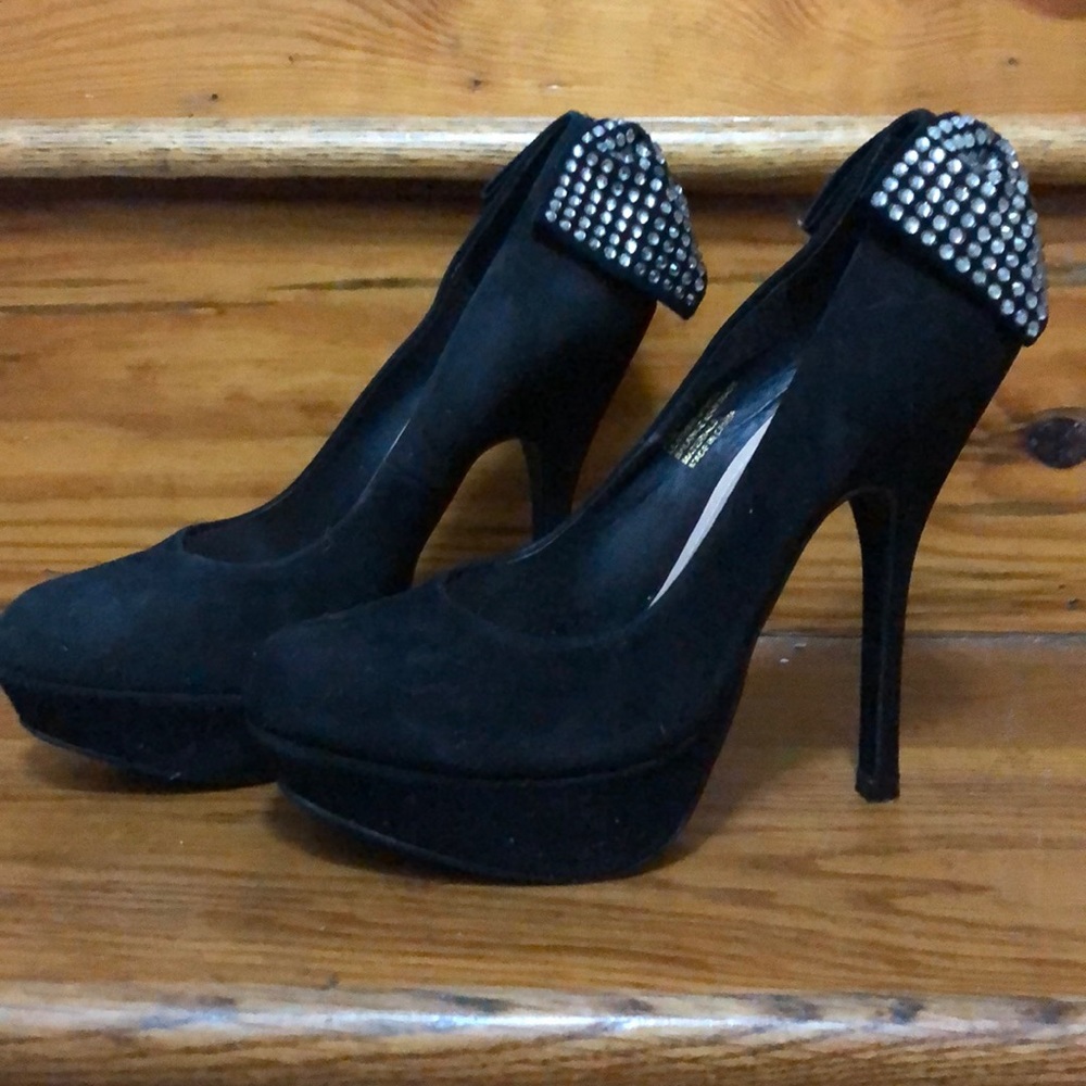 Black Heels With Bow